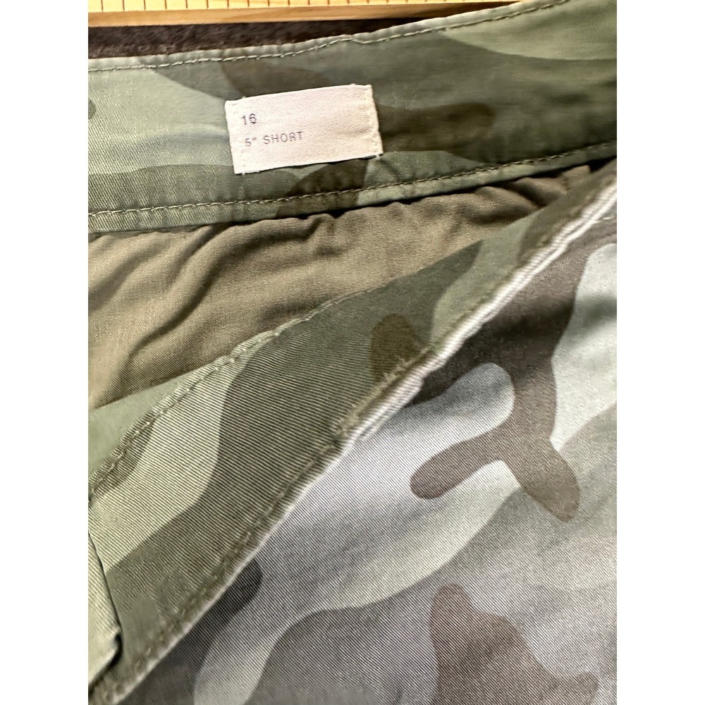 NWT Gap Green Camo Khaki Shorts Womens Size 16 Chino 5" inseam Mid Rise Stretch - Picture 14 of 16